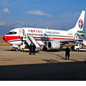 滋润空运公司航空快运业稳步发展的原因是什么？